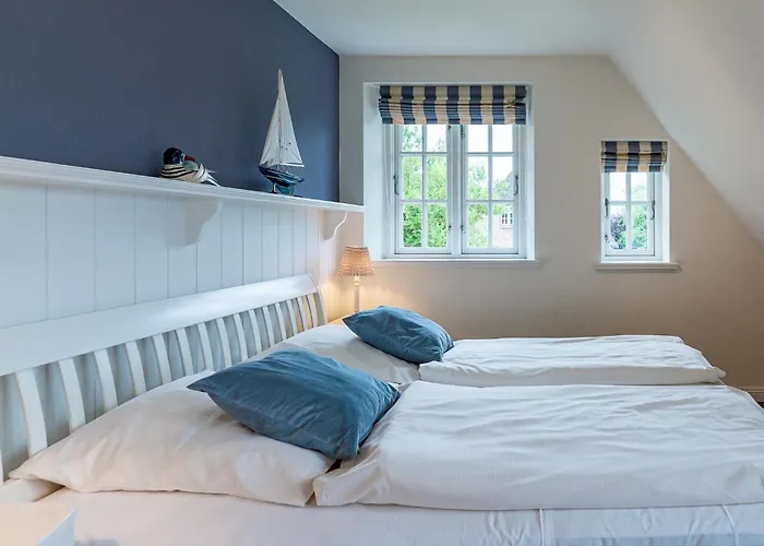 Hues Utlucht 2 * Borgsum